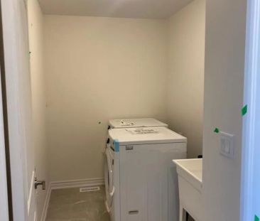Condo Townhouse For Lease | S9044256 - Photo 5