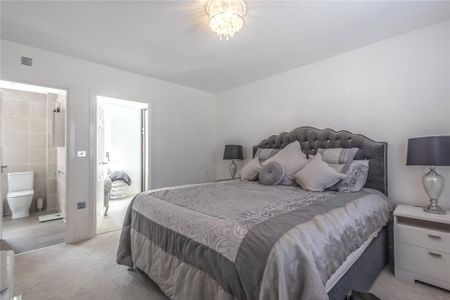 4 bedroom detached house to rent - Photo 4