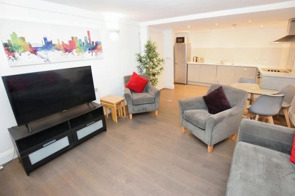 2 bedroom flat to rent - Photo 1