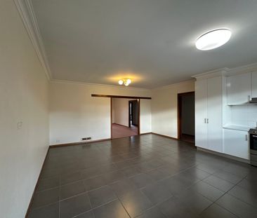 Location! Location! - Photo 5