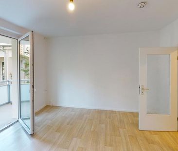 Hier liegt Dir die Stadt zu Füßen - Singlewohnung mit Balkon - Photo 3