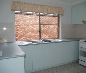 VERY TIDY 3 BEDROOM DUPLEX UNIT IN GOONELLABAH - Photo 3