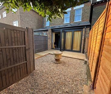 1 Bed Flat, Sandfield Road, CR7 - Photo 1