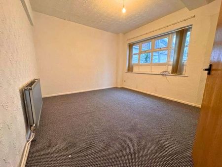 Stourbridge Road, Brierley Hill, DY5 - Photo 4