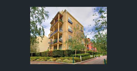 Spacious Inner-City Living, close to all amenities - Photo 4