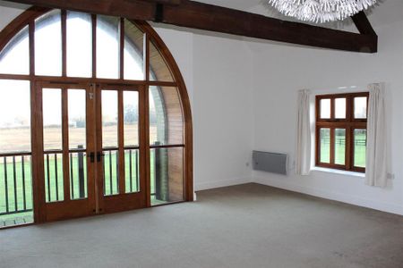 4 bedroom barn conversion to rent - Photo 2