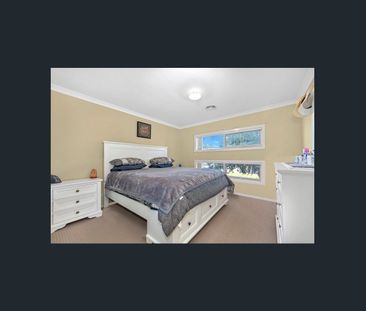 Spacious Four-Bedroom Family Home in Tarneit With SOLAR - Photo 6