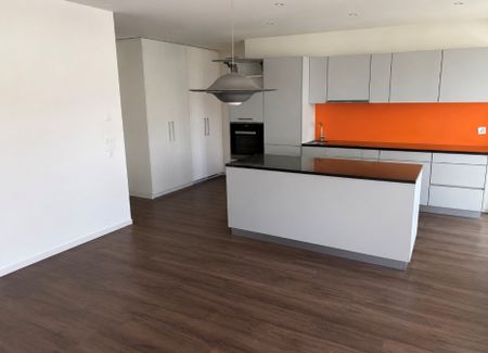 Moderne 2.5-Zimmer-Wohnung mit Balkon in Reinach BL - Photo 3