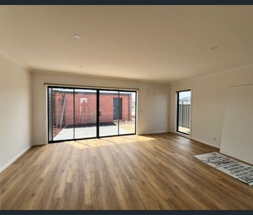 BRAND NEW STYLISH 4 BED HOME - Photo 2