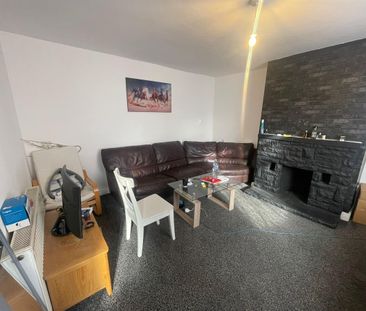 Star Cottage, Luptons Buildings, Tong Road, Leeds - Photo 1