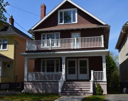 Beautifully appointed 3 Bedroom Upper Flat + Loft on Larch Street in Halifax’s South End! - Photo 5