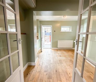 3 bedroom end of terrace house to rent - Photo 3