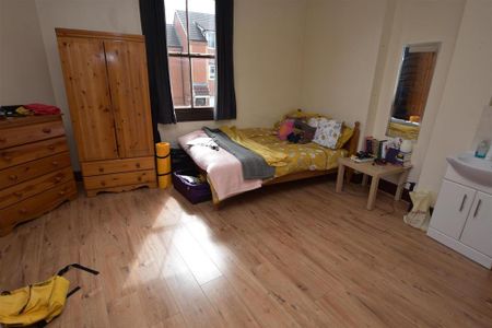 4 bedroom house to rent - Photo 3