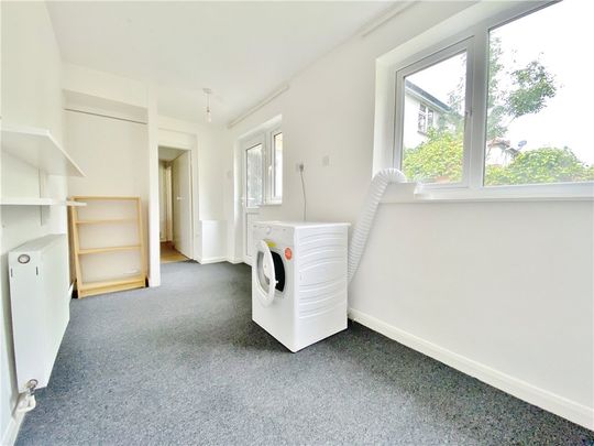 Powder Mill Lane, Twickenham, TW2 6ED - Photo 1