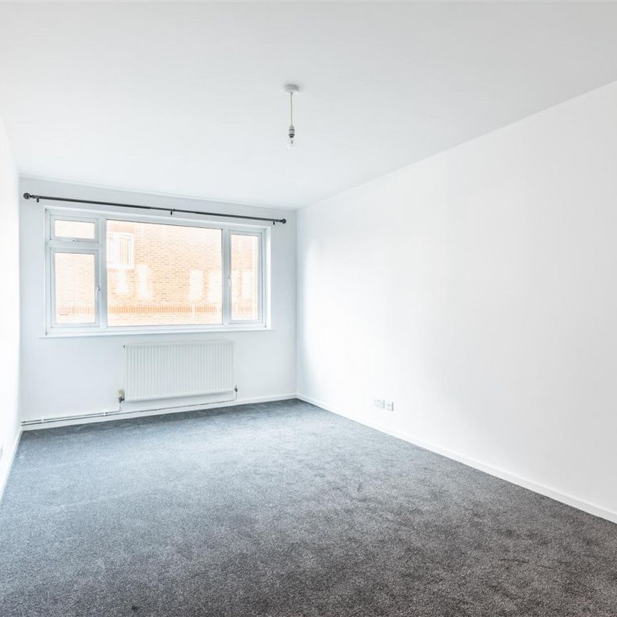 Palmeira Avenue, Hove - Photo 1