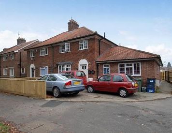 3 bedroom flat to rent - Photo 1