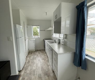 Levin - 3 Bedrooms - Photo 4