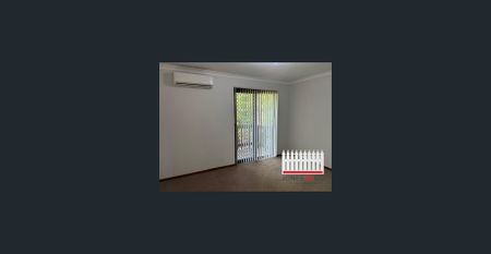 Freshly upgraded 2 bedroom townhouse. - Photo 2