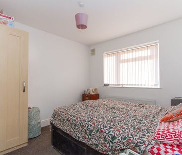 4 Bed Semi-Detached House, Benedictine Road, CV3 - Photo 4