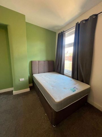 4 bedroom maisonette to rent - Photo 4