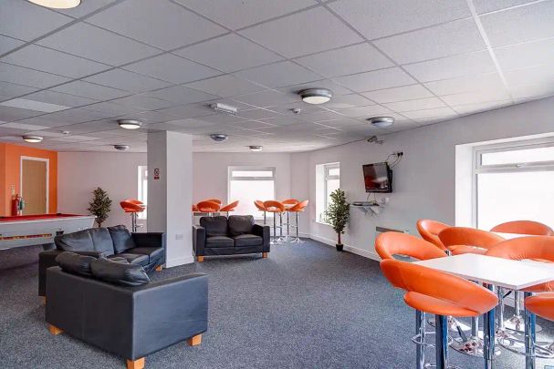 Classic Two Bedroom Apartment - Photo 1