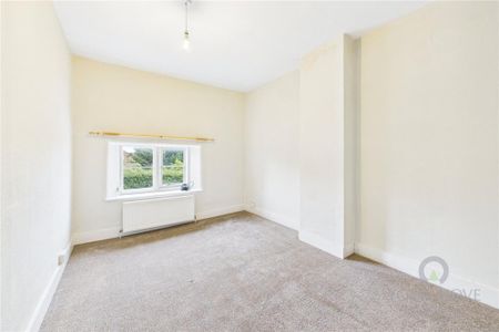 2 bedroom end of terrace house to rent - Photo 2