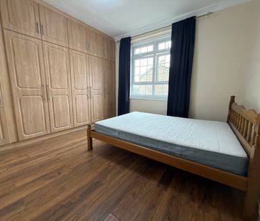 3 Bed Flat, Sutton Courtney House, SW17 - Photo 3