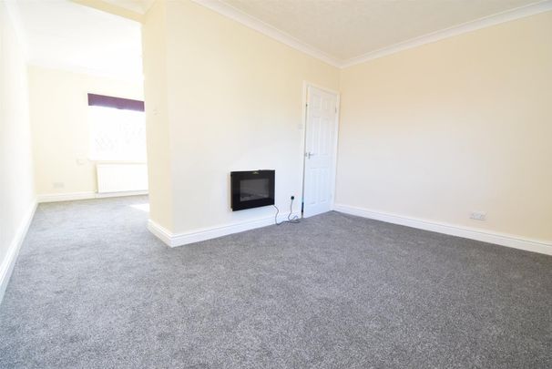 Cromwell Crescent, Pontefract - Photo 1