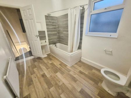 2 bedroom terraced house to rent - Photo 5