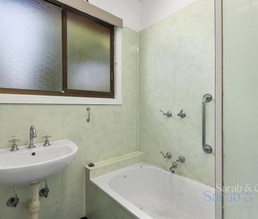 Comfortable 2 Bedroom Home With Space and Convenience..!! - Photo 4