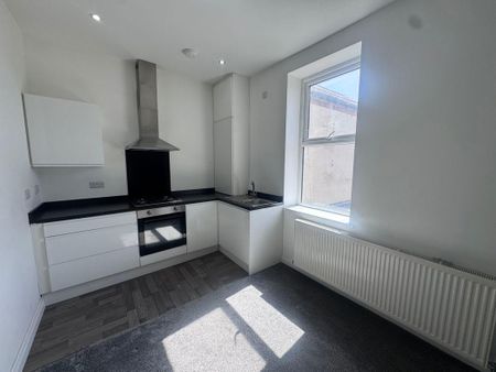 3 bed upper flat to rent in NE24 - Photo 2