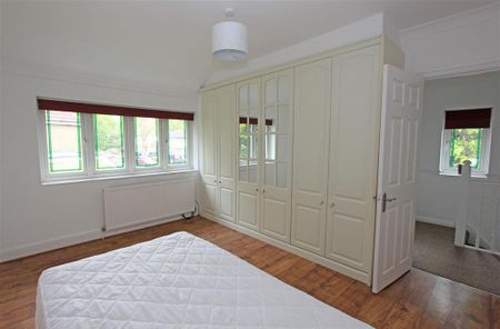 3 bedroom semi-detached house to rent - Photo 4