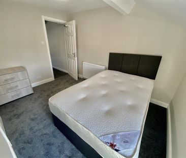 5 bedroom private hall to rent - Photo 3