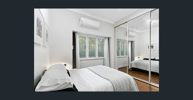 Fall In Love With Character And Charm - Photo 1