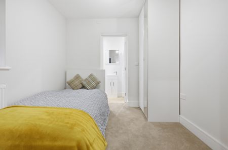 One-Bedroom House share - Photo 4