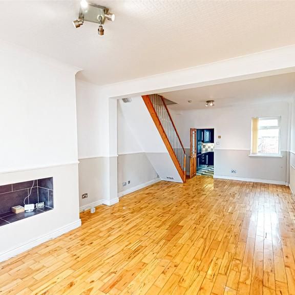 2 bedroom terraced house to rent - Photo 1