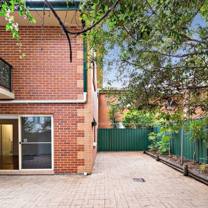 3/61-63 Parkview Road, Russell Lea NSW 2046 - Townhouse For Rent | Domain - Photo 1
