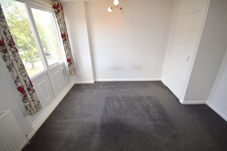 2 bedroom maisonette to rent - Photo 2