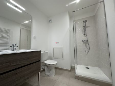 Location Appartement 2 pièces 64m² SECLIN 59113 - Photo 5