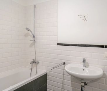 Ihr Rückzugsort im Grünen – 2-Zimmer-Wohnung mit Balkon und Tiefgar... - Photo 3