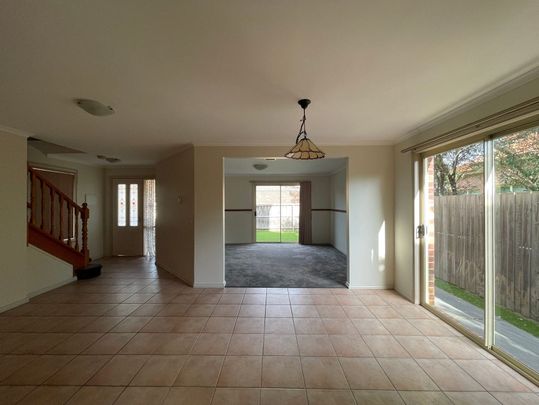 Spacious and Bright 3-Bedroom Home in Epping - Photo 1