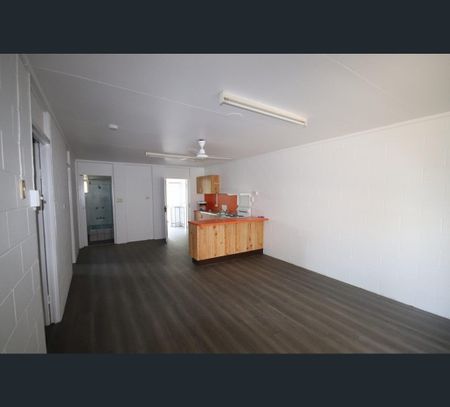 1/38 Meenan Street, Garbutt, Qld 4814 - Photo 2
