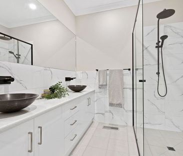 White Picket Fence Beauty - Photo 3