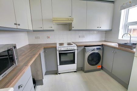 1 bedroom ground floor flat to rent - Photo 5