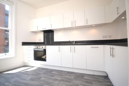 1 bedroom Flat To Let - Photo 4