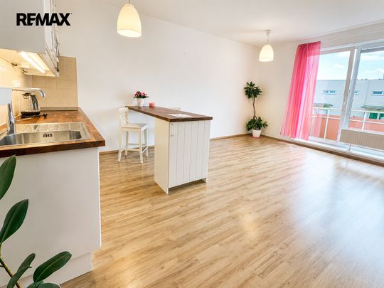 Pronájem bytu 1+kk a garsoniéry 33 m², Blšanecká 1525, Praha Uhříněves - Photo 1