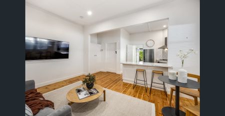 Modern Comfort, Easy Living - Photo 2