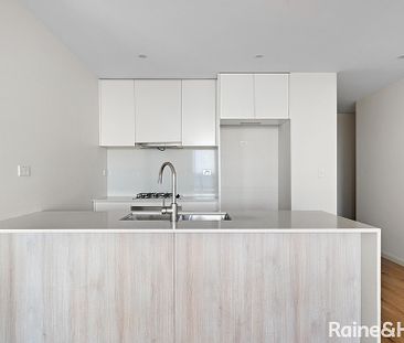 Modern Two-bedroom Apartment with Open View in Heart of Ryde - Photo 3