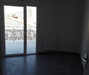 T3 AVEC TERRASSE ET PARKING - Photo 3