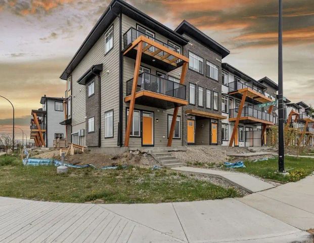 New 1 Bedroom Townhouse in Seton — 1 Bedroom Townhouse - Photo 1